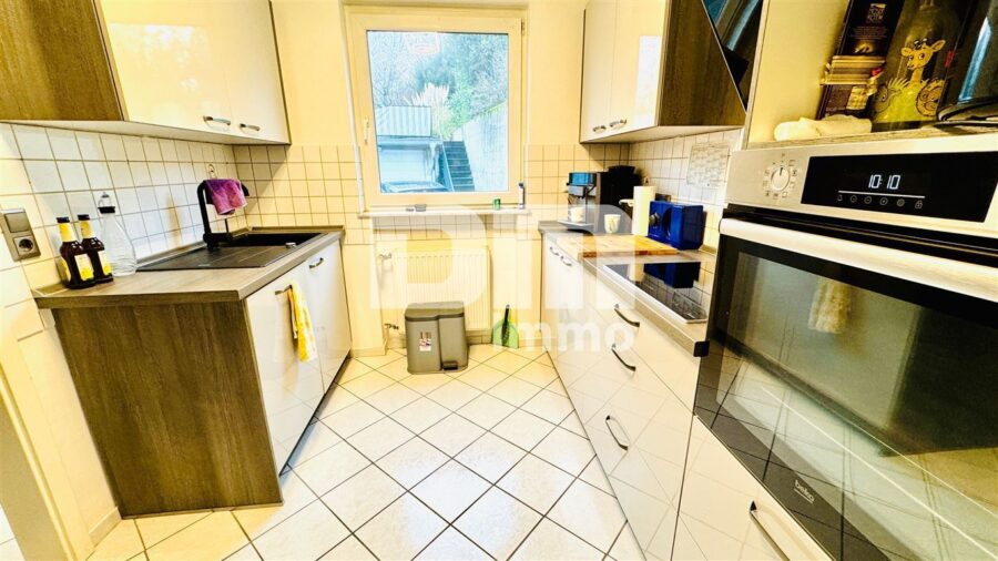 (R)erserviert!!!Einfamilienhaus mit 2 Balkonen, Garten / Freisitz + Garage in gesuchter Wohnlage - EG Küche